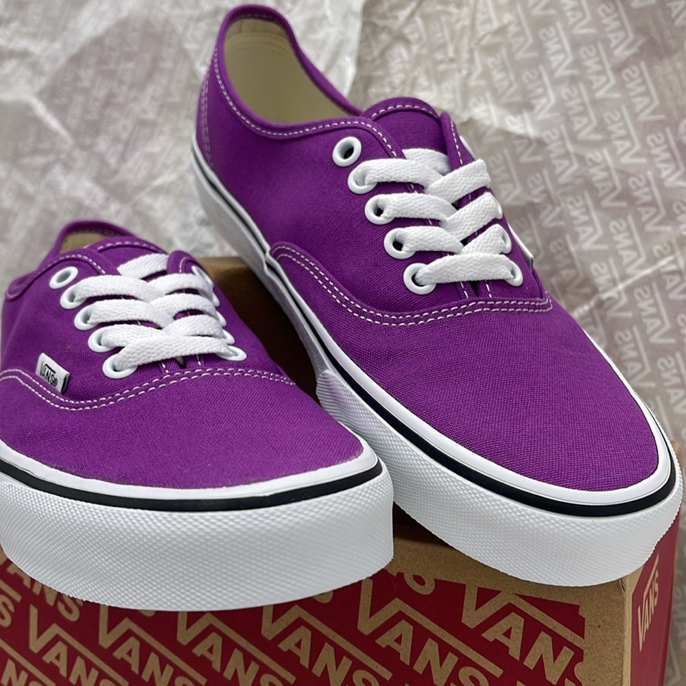 Vans Men’s Purple Canvas Sneakers Waffle Sole Authentic
Color Theory Willow herb - Picture 6 of 16
